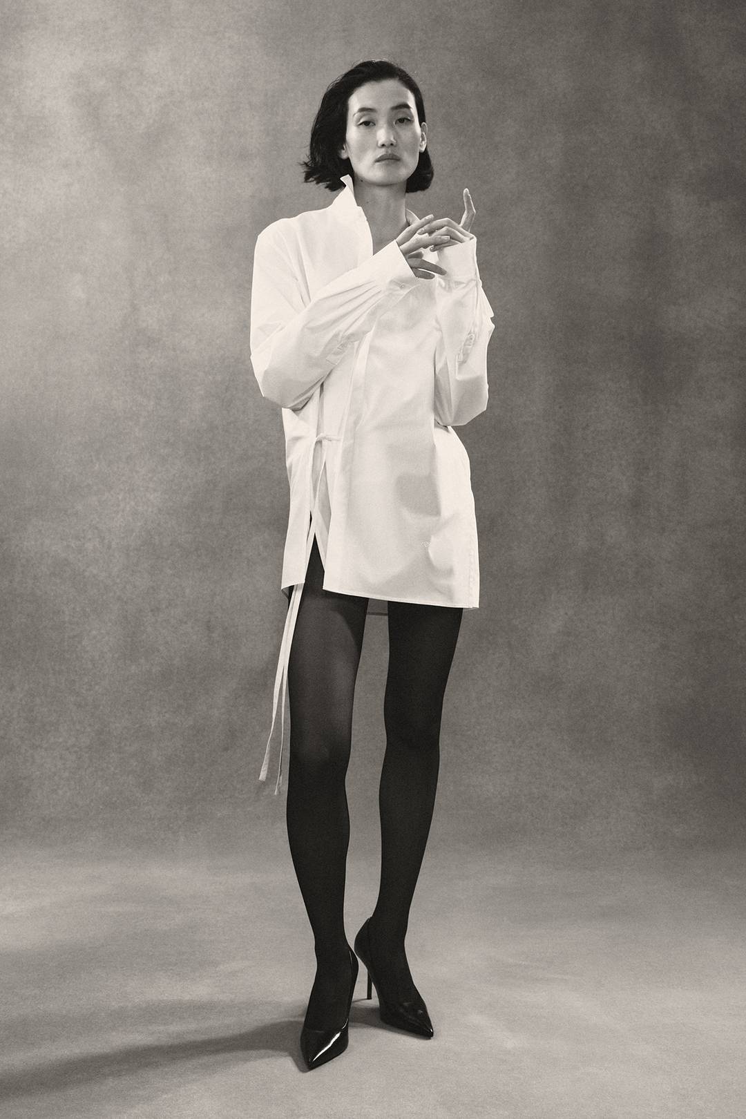 OUTFIT BLANCO Y NEGRO ELEGANTE: el truco final para ganar autoridad 2