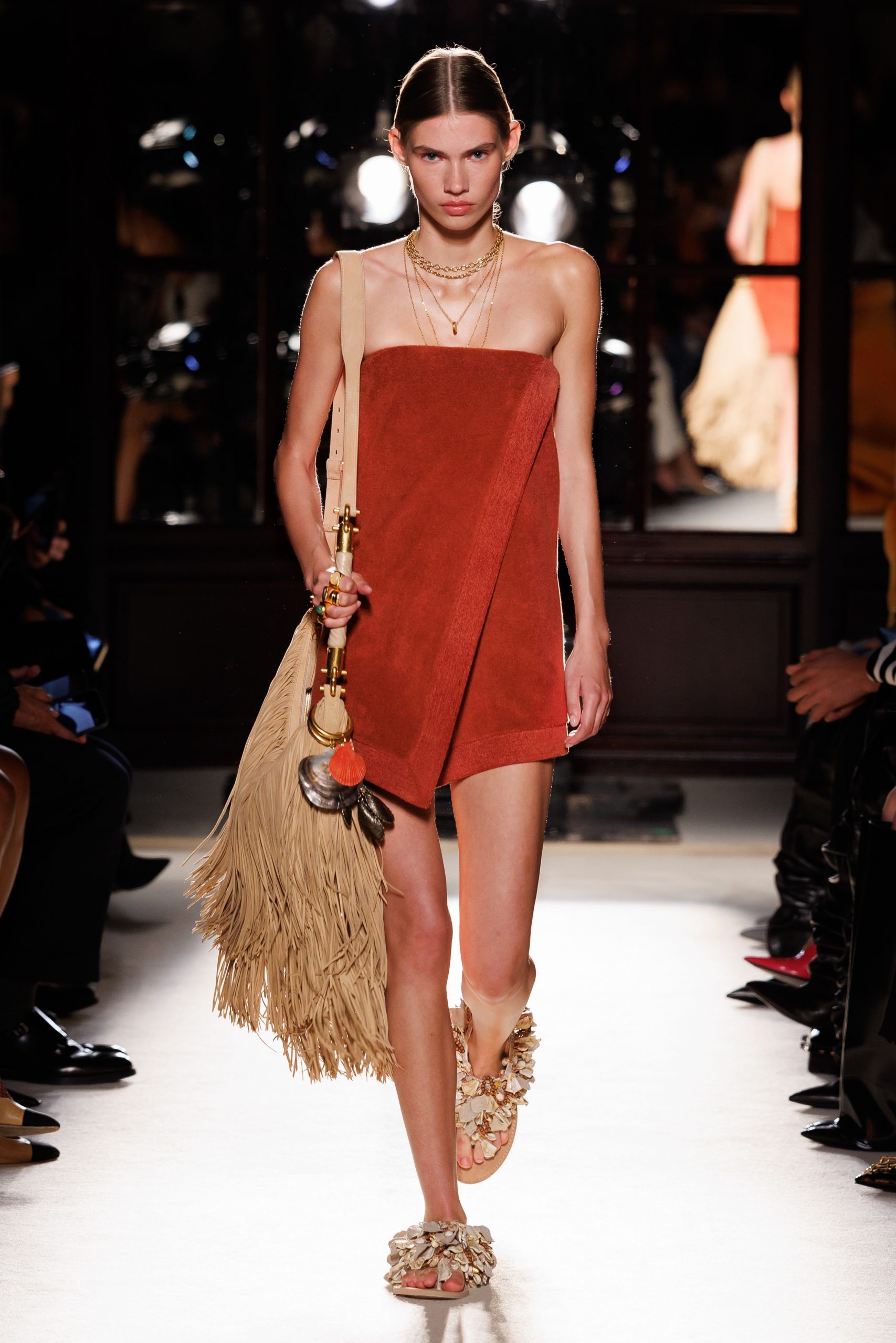 Guía Balmain Spring Summer 2026: claves “heat” y estilo 4 Guía Balmain Spring Summer 2026: claves “heat” y estilo 4